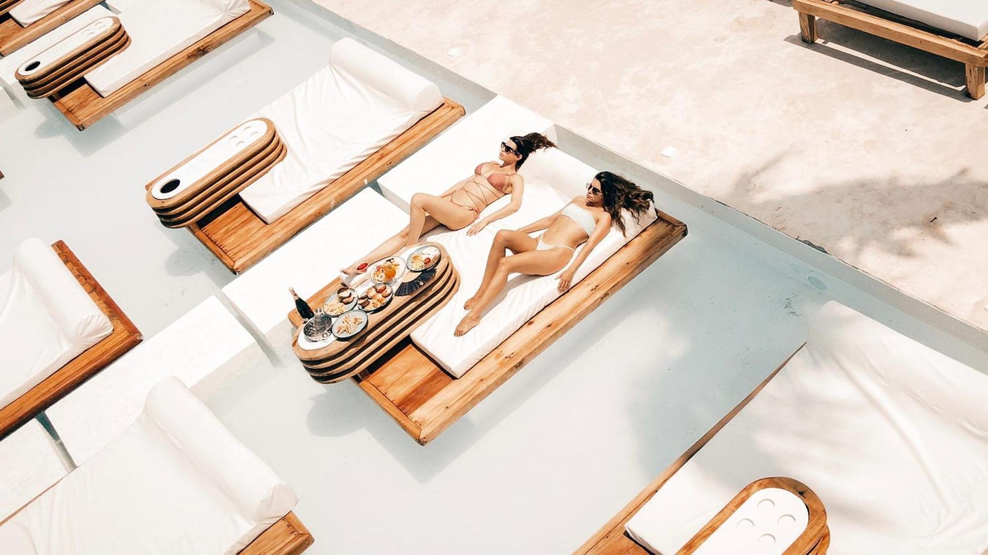 Отель Le Saint Tropez Kidoti Экстерьер фото